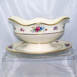 LENOX ROSE Gravy Boat with Attached Undrplate